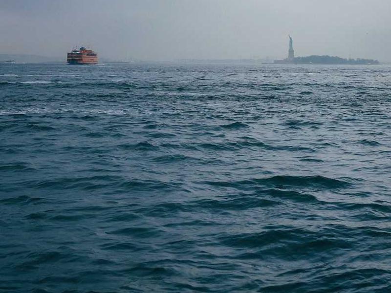 全球供应链中断加剧全球经济下行风险
